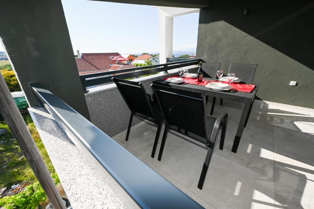 Apartments Astoria Vir Zewnętrze zdjęcie