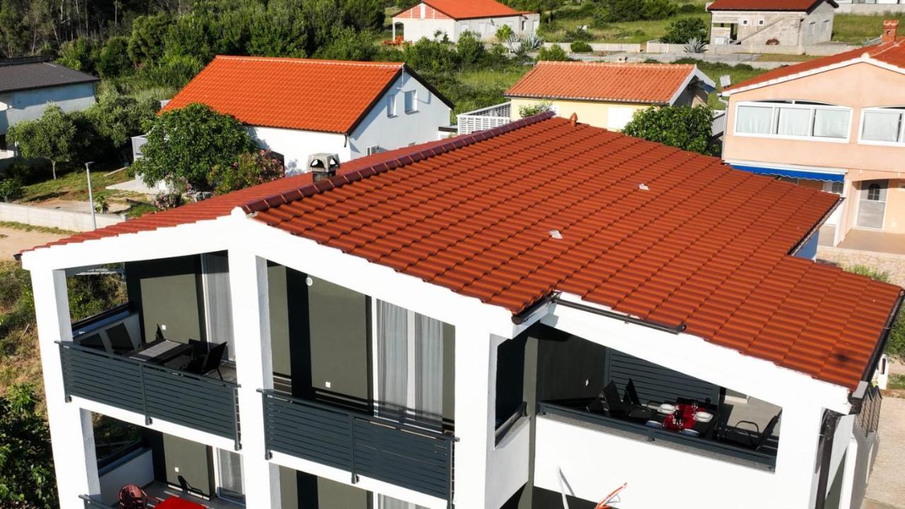 Apartments Astoria Vir Zewnętrze zdjęcie